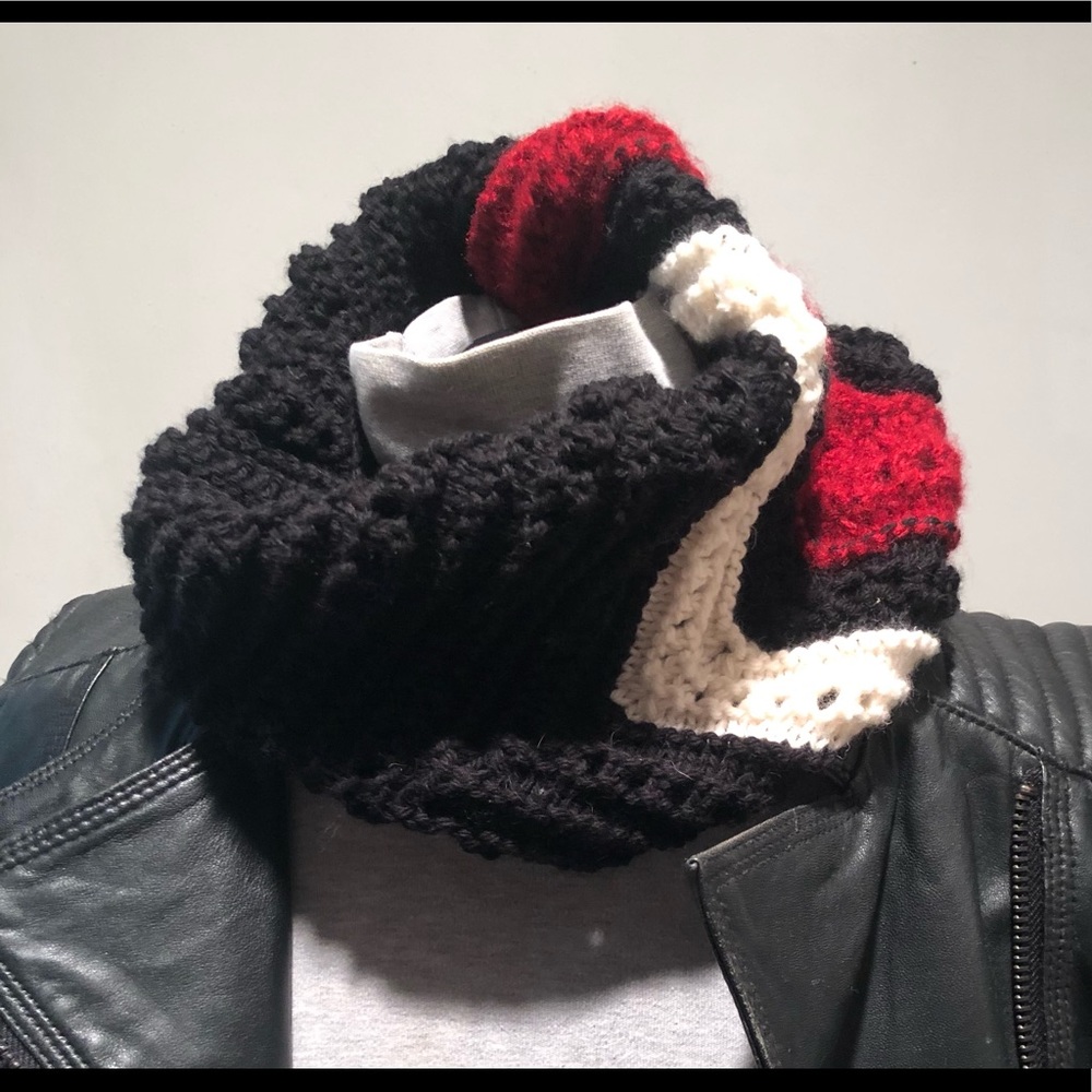 HAND-KNITTED BLACK COWL W/ RED&WHITE CHEVRON DETAIL